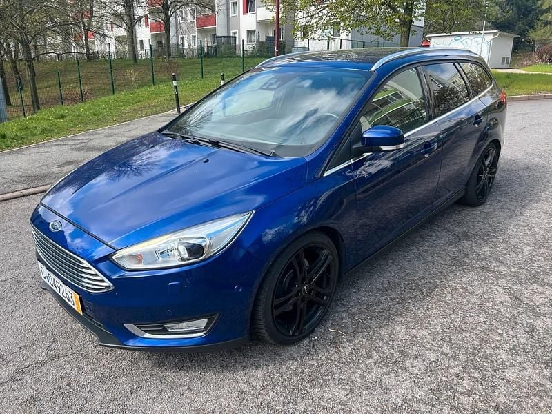 Second-hand Ford Focus ST-Line 150 CP (110 kW) 2015 Albastru Break