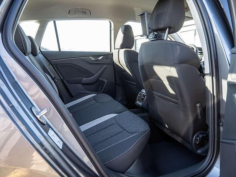 Neu Skoda Kamiq Selection 150 PS (110 kW) 2025 Grau SUV