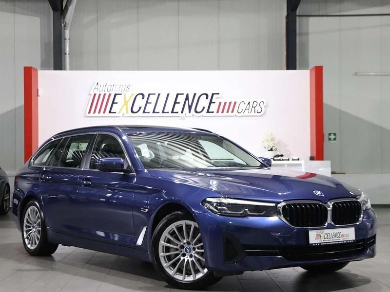 Blau Gebraucht 2022 BMW 530 Sport Line Kombi | 30.777 € (Superpreis) - Bild 1/4