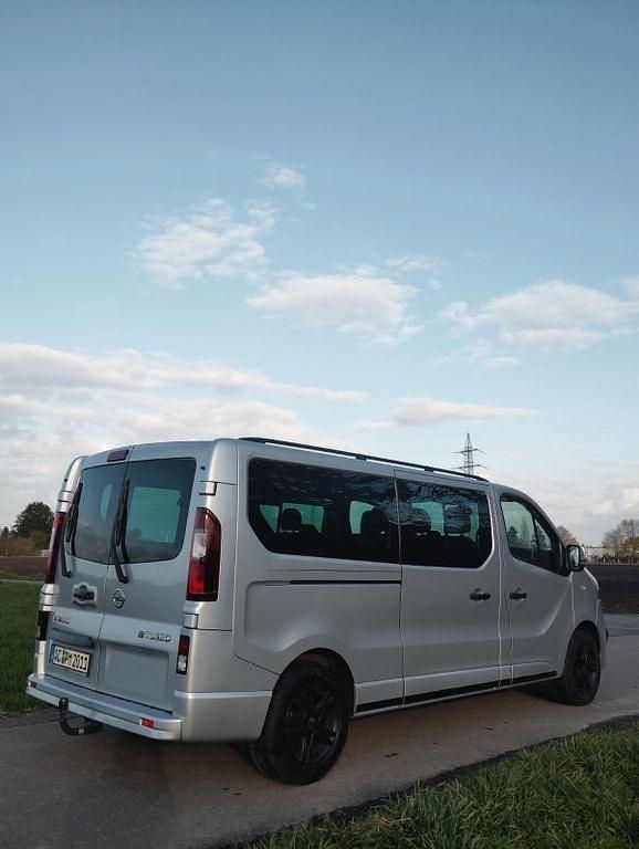 Gebraucht Opel Vivaro 120 PS (88 kW) 2015 Silber Van / Kleinbus