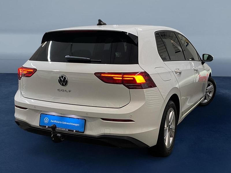 Gebraucht VW Golf VIII Life 150 PS (110 kW) 2023 Weiß Kleinwagen