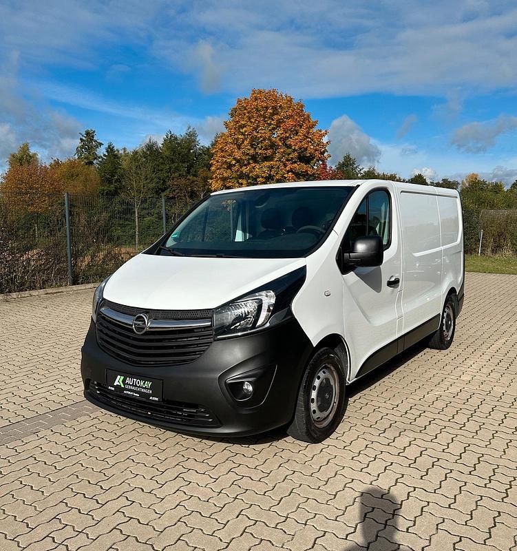 Weiß Gebraucht 2016 Opel Vivaro Van | 11.900 € (Guter Preis) - Bild 1/4