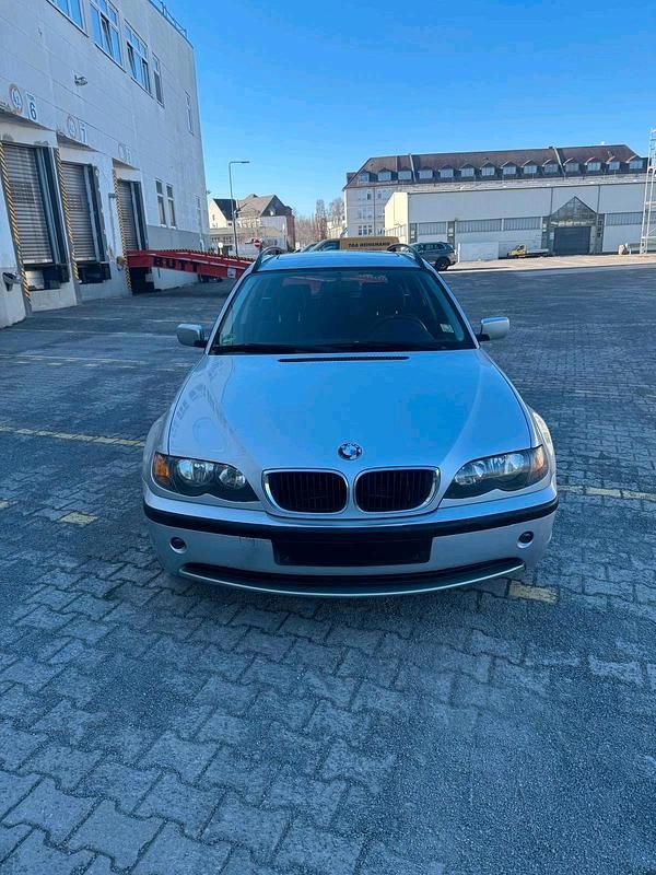 Gebraucht BMW 318 143 PS (105 kW) 2002 Silber Kombi