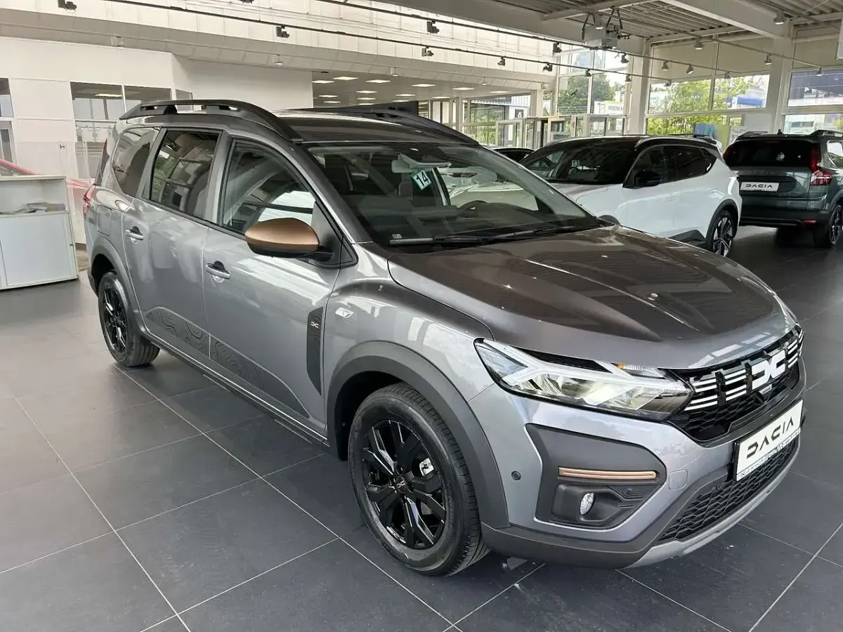 Gebraucht Dacia Jogger Extreme 110 PS (80 kW) 2025 Grau Van / Kleinbus