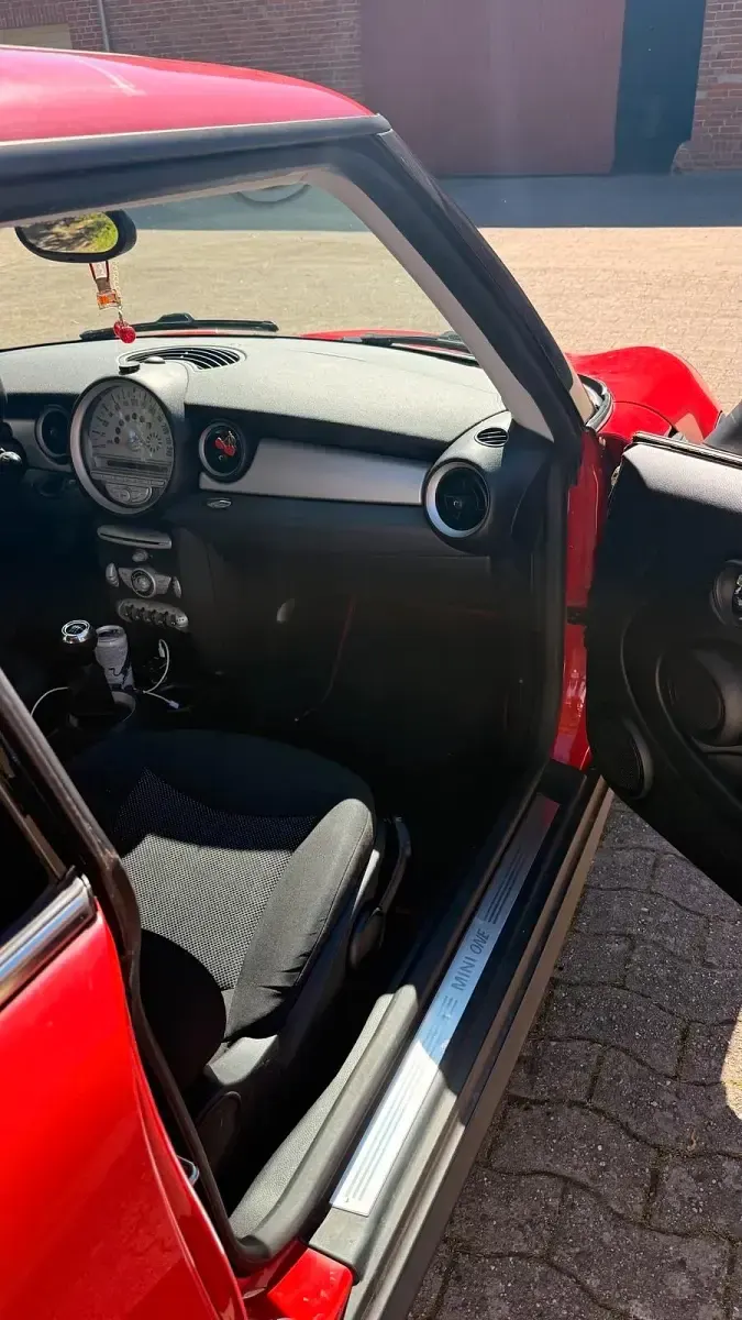 Gebraucht Mini ONE 95 PS (69 kW) 2007 Rot Kleinwagen