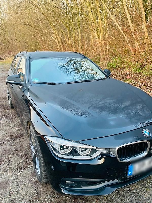 Schwarz Gebraucht 2016 BMW 318 Kombi | 9.500 € (Superpreis) - Bild 1/4