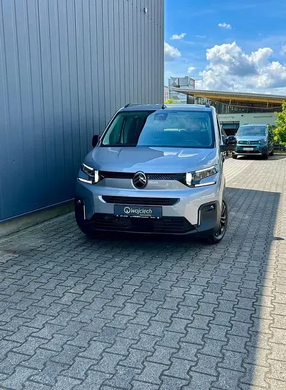 Neu Citroën Berlingo 131 PS (96 kW) 2026 Grau Van / Kleinbus