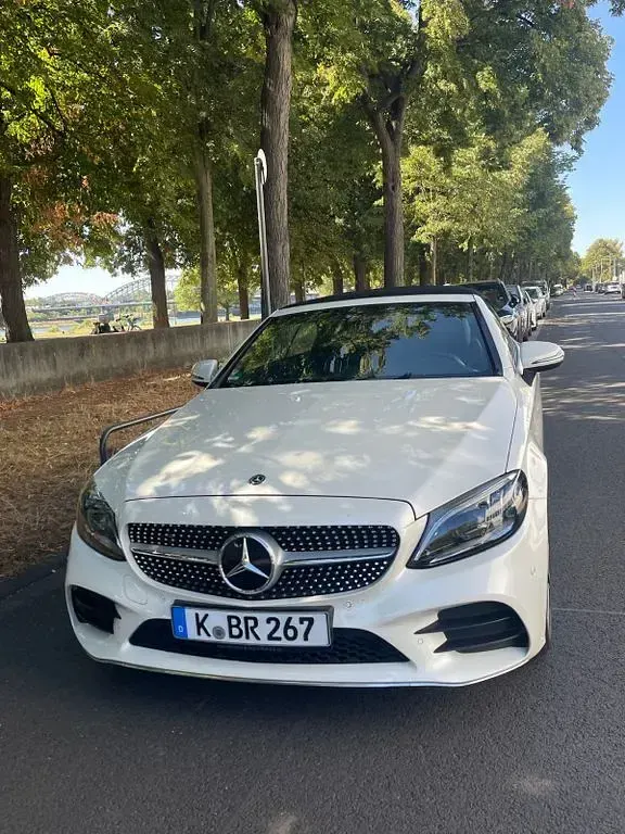 Gebraucht Mercedes C200 AMG 184 PS (135 kW) 2019 Weiß Cabrio