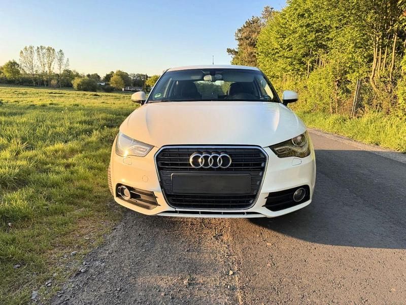 Gebraucht Audi A1 Ambition 105 PS (77 kW) 2010 Weiß Kleinwagen