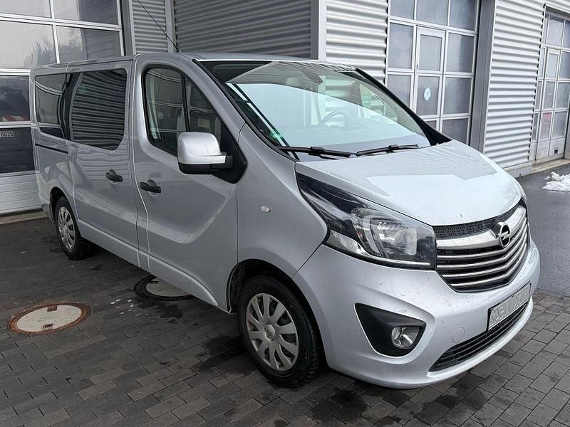 Silber Gebraucht 2018 Opel Vivaro Van / Kleinbus | 13.600 € (Superpreis) - Bild 1/4