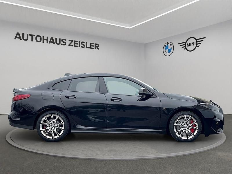 Gebraucht BMW 220 Performance 178 PS (130 kW) 2024 Saphirschwarz Coupé