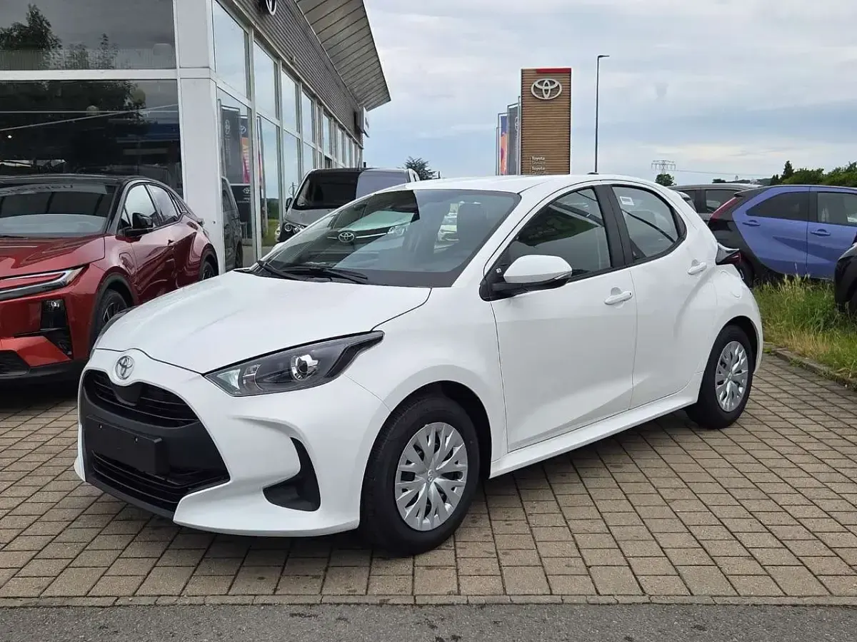 Neu Toyota Yaris Active 116 PS (85 kW) 2026 Other Kleinwagen