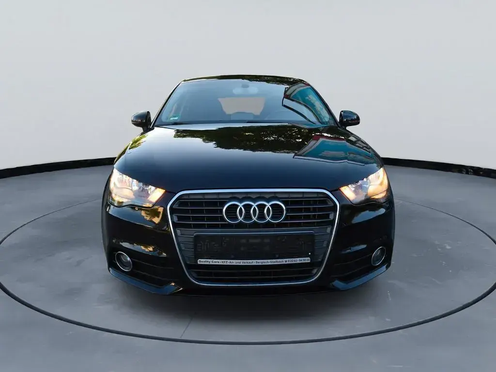 Gebraucht Audi A1 Sportback Attraction 90 PS (66 kW) 2013 Phantomschwarz Kleinwagen
