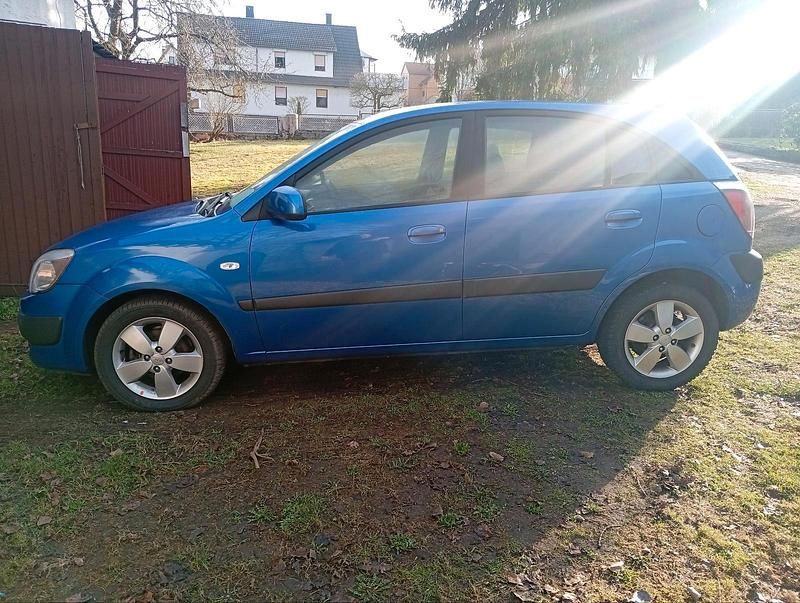 Gebraucht Kia Rio 97 PS (71 kW) 2008 Blau Kleinwagen