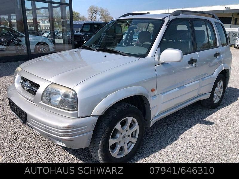 Gebraucht Suzuki Grand Vitara 144 PS (105 kW) 2000 Silber SUV