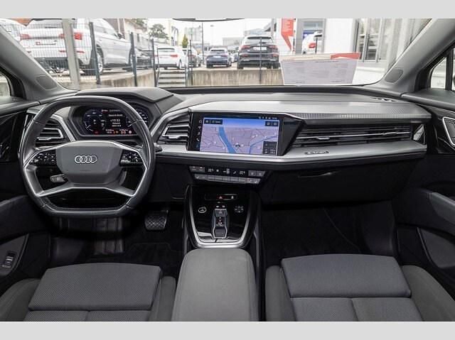 Gebraucht Audi Q4 e-tron Ambiente 150 kW (204 PS) 2022 Mythosschwarz metallic SUV