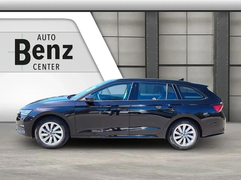 Neu Skoda Octavia Selection 116 PS (85 kW) 2025 Grau Kombi