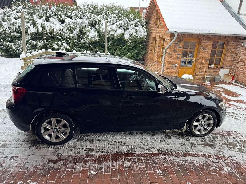Gebraucht BMW 116 136 PS (100 kW) 2011 Schwarz Kleinwagen