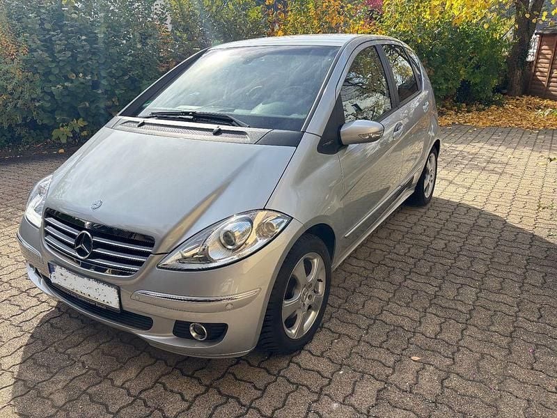 Silber Gebraucht 2006 Mercedes A180 Avantgarde Van / Kleinbus | 5.985 € (Fairer Preis) - Bild 1/4