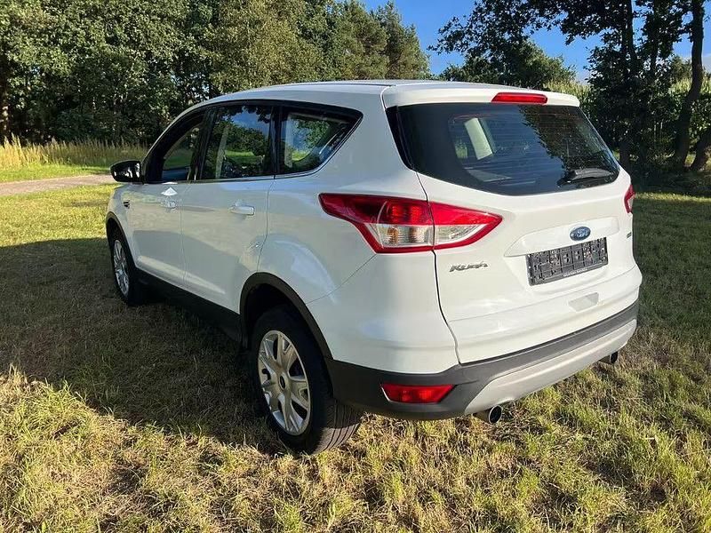Gebraucht Ford Kuga 150 PS (110 kW) 2016 Weiß SUV