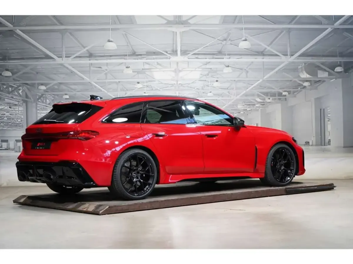 Neu Audi RS5 Sport 639 PS (469 kW) 2026 Rot Kombi