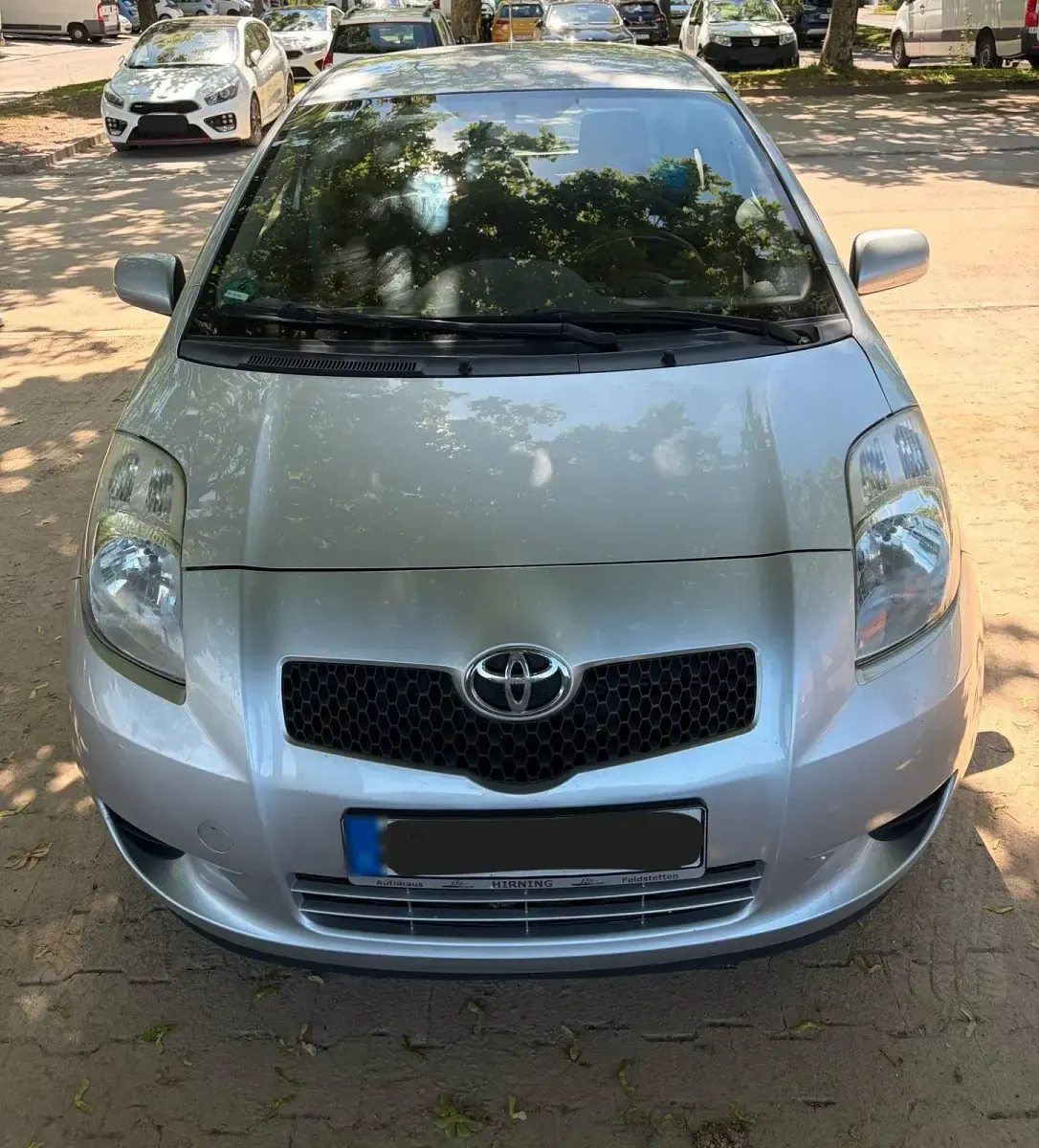 Gebraucht Toyota Yaris 87 PS (63 kW) 2007 Grau Kleinwagen
