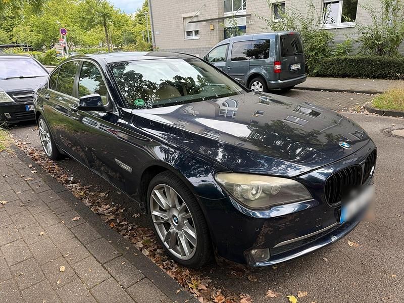 Gebraucht BMW 730 245 PS (180 kW) 2009 Blau Limousine