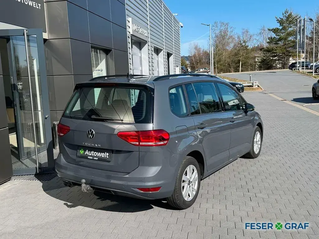 Gebraucht VW Touran Comfortline 150 PS (110 kW) 2023 Delfingrau metallic Van / Kleinbus