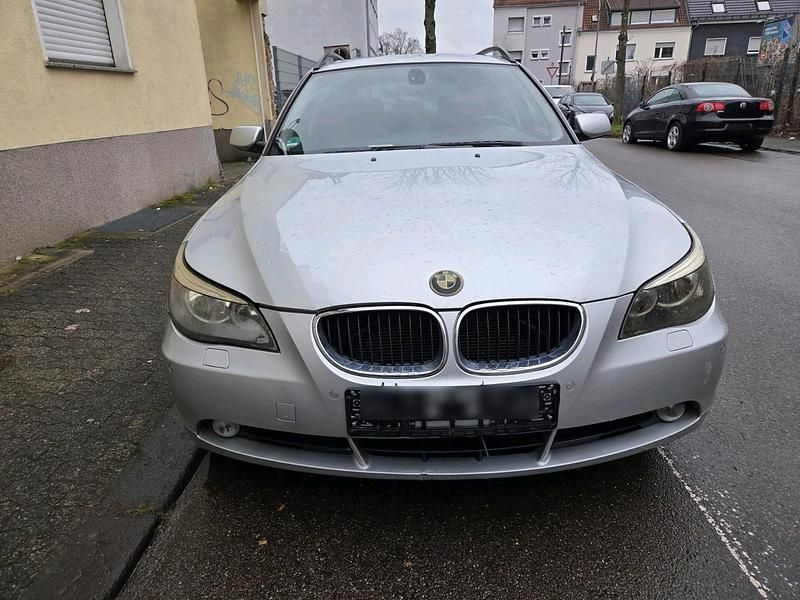 Gebraucht BMW 525 177 PS (130 kW) 2005 Grau Kombi