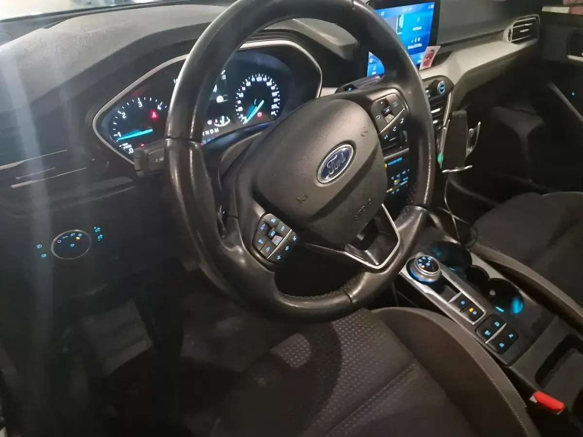 Gebraucht Ford Focus 150 PS (110 kW) 2019 Grau Kombi