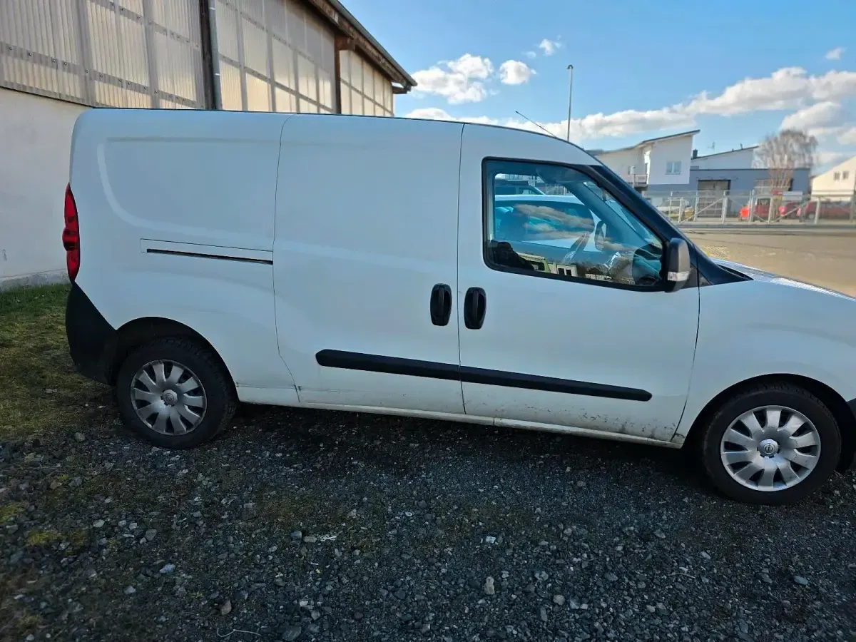 Używany Opel Combo 105 KM (77 kW) 2016 Biały Minivan