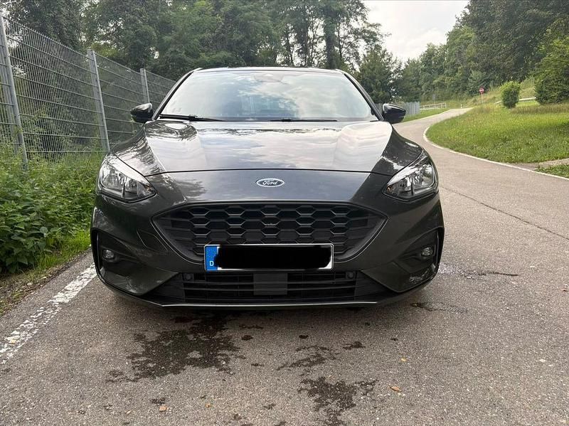 Gebraucht Ford Focus ST-Line 151 PS (111 kW) 2019 Grau Limousine