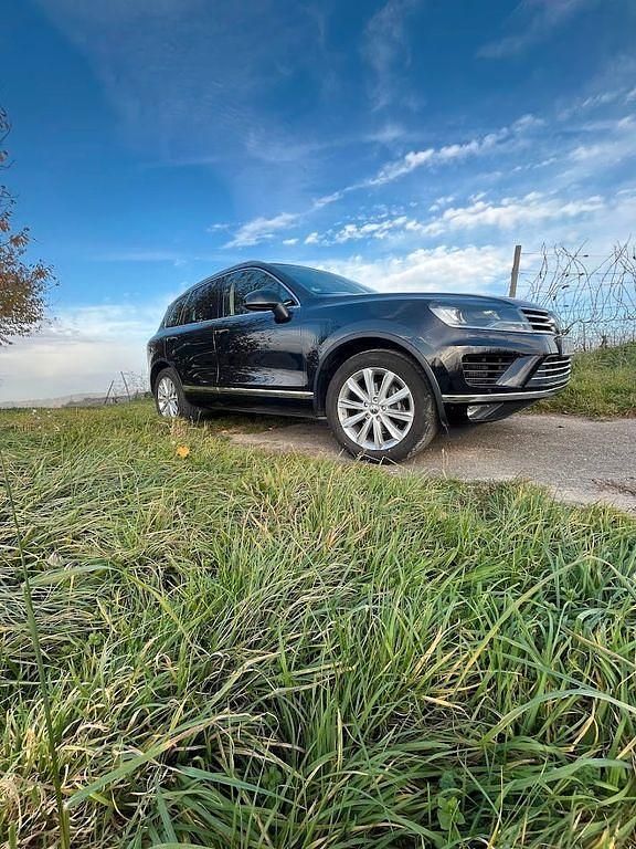 Schwarz Gebraucht 2016 VW Touareg SUV | 22.000 € (Fairer Preis) - Bild 1/4