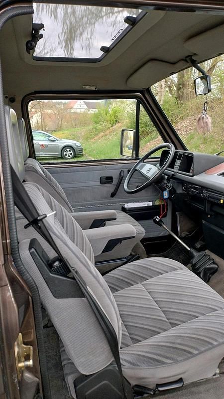 Second-hand VW Multivan Edition 86 CP (63 kW) 1989 Maro Monovolum