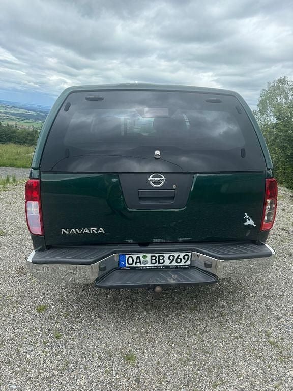 Gebraucht Nissan Navara 190 PS (139 kW) 2012 Grün Abholung