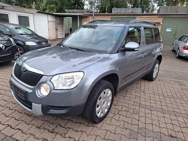 Grau Gebraucht 2012 Skoda Yeti Plus Edition SUV | 4.950 € (Guter Preis) - Bild 1/4