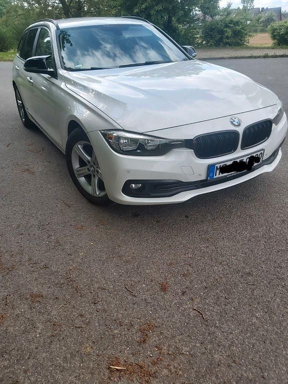 Weiß Gebraucht 2016 BMW 318 Kombi | 10.399 € (Fairer Preis) - Bild 1/4