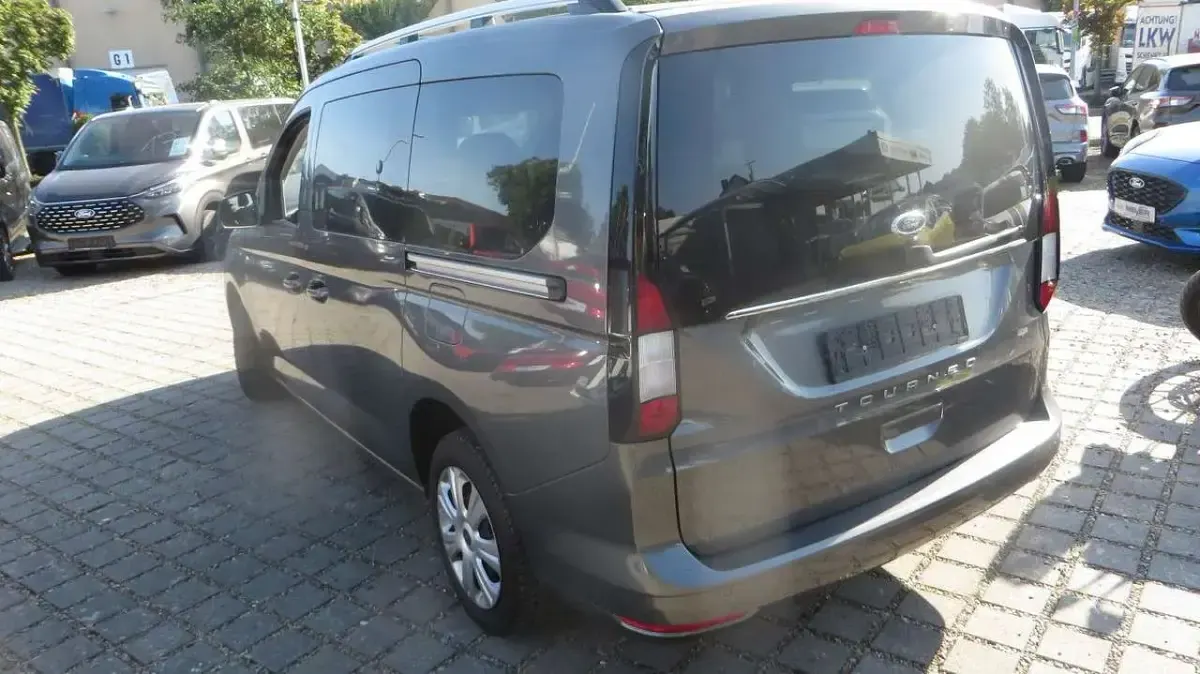 Gebraucht Ford Grand Tourneo Connect Titanium 122 PS (89 kW) 2023 Graphite grey Van / Kleinbus