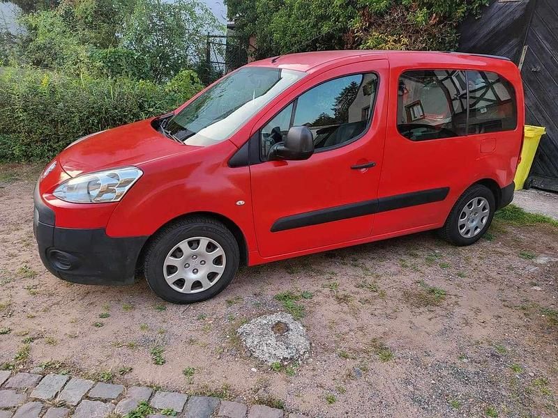 Gebraucht 2010 Peugeot Partner Tepee Comfort Van / Kleinbus | 3.800 € (Etwas zu teuer) - Bild 1/4