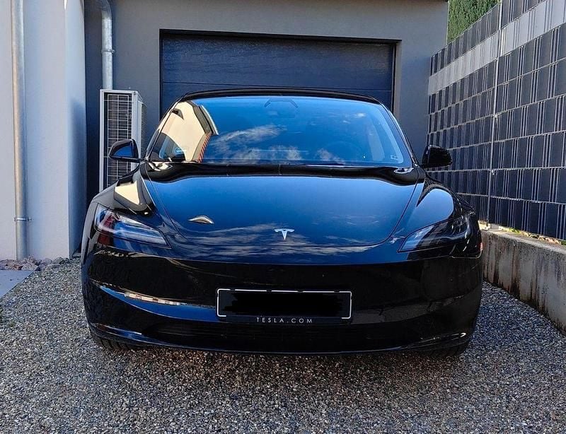 Schwarz Gebraucht 2024 Tesla Model 3 Limousine | 42.000 € (Fairer Preis) - Bild 1/4
