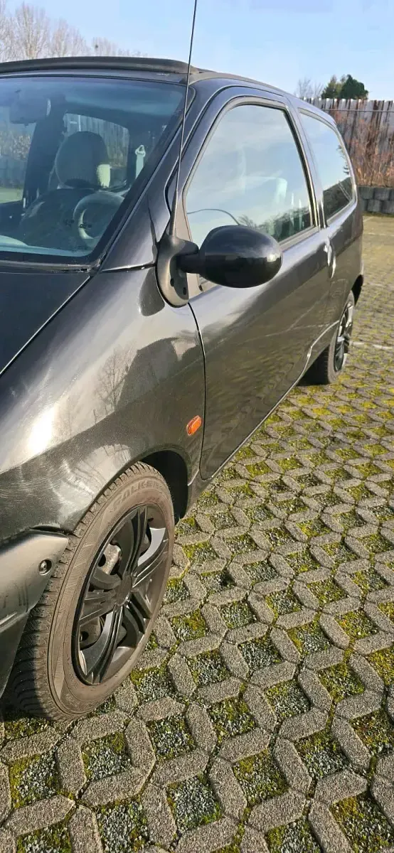 Second-hand Renault Twingo 58 CP (42 kW) 2003 Negru Hatchback