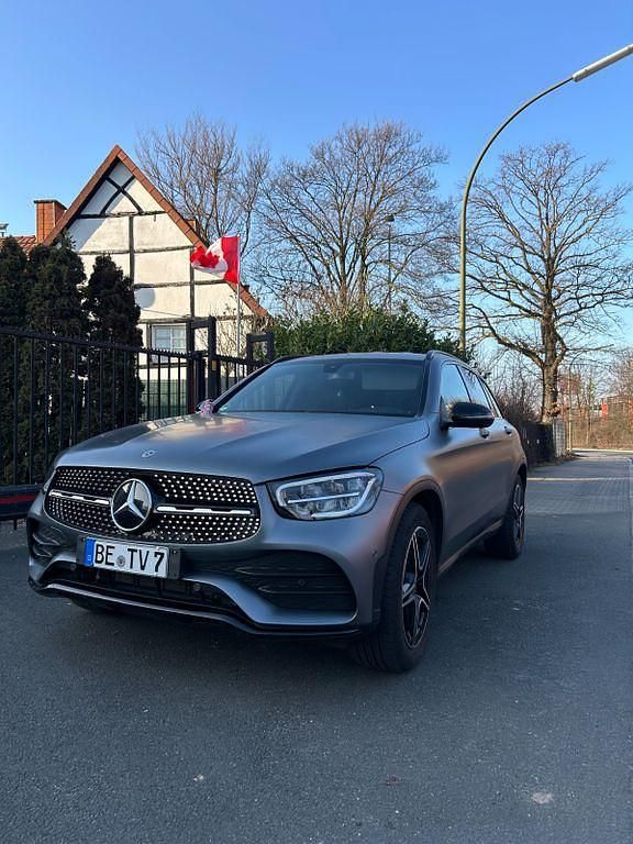 Gebraucht Mercedes GLC200 197 PS (144 kW) 2020 Grau SUV