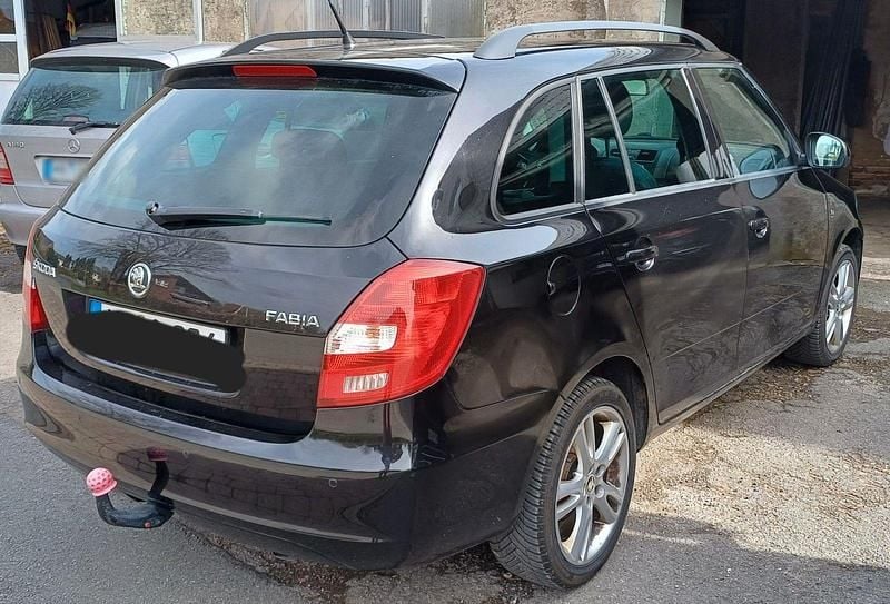 Gebraucht Skoda Fabia Ambition 105 PS (77 kW) 2014 Schwarz Kombi