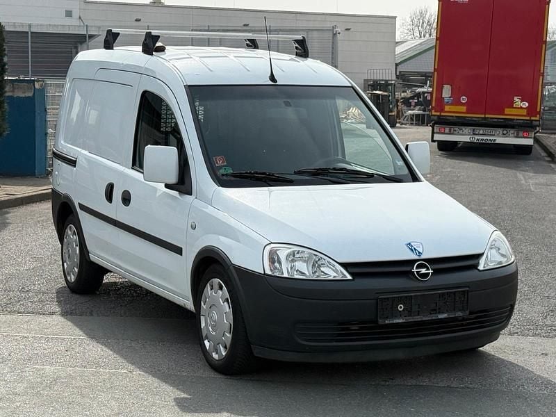 Gebraucht Opel Combo 75 PS (55 kW) 2011 Weiß Van / Kleinbus