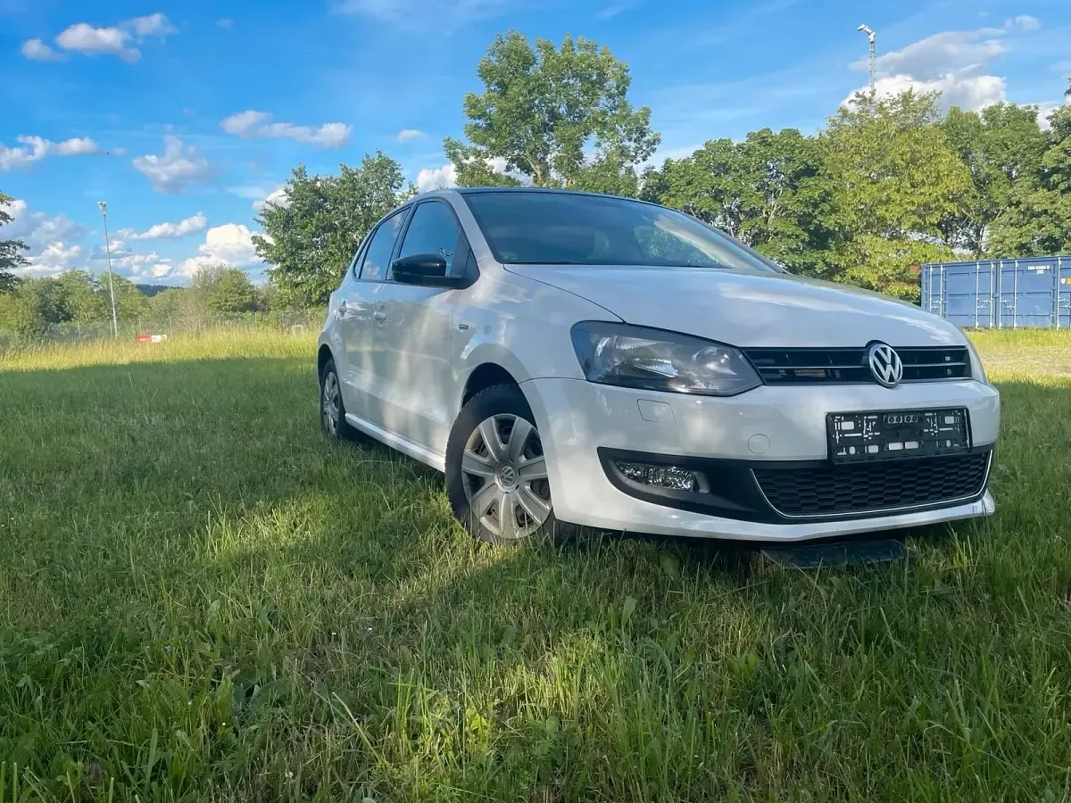 Gebraucht VW Polo Match 95 PS (69 kW) 2012 Weiß Kleinwagen