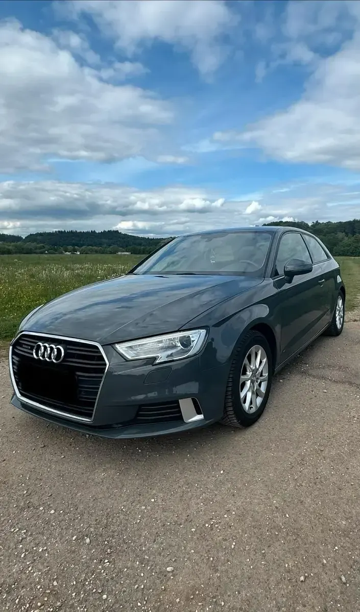 Używany Audi A3 Sport 150 KM (110 kW) 2017 Szary Hatchback