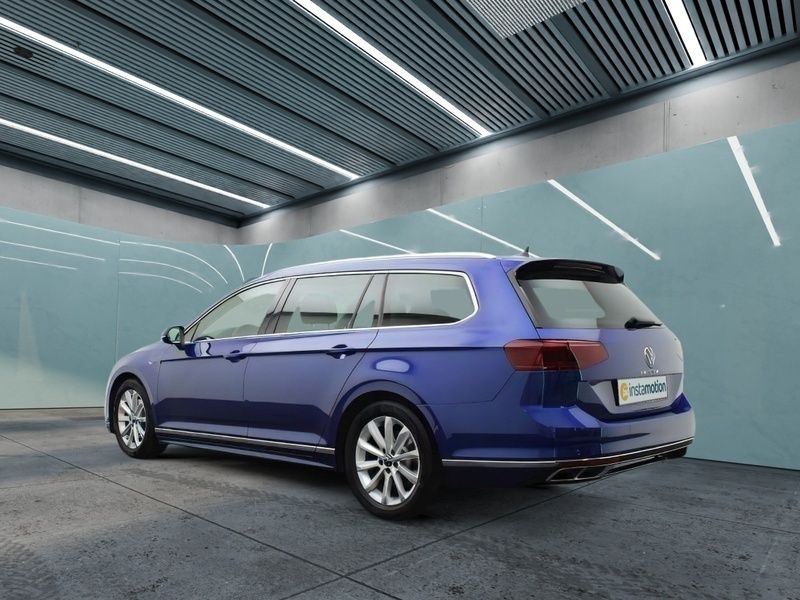 Gebraucht VW Passat Elegance 150 PS (110 kW) 2023 Blau Kombi