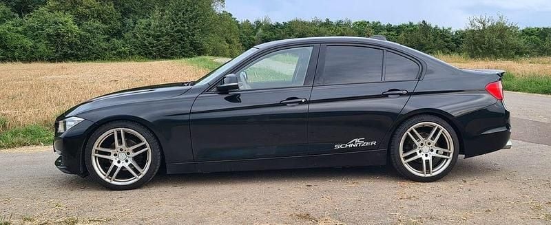 Gebraucht BMW 318 Comfort Edition 143 PS (105 kW) 2012 Schwarz Limousine