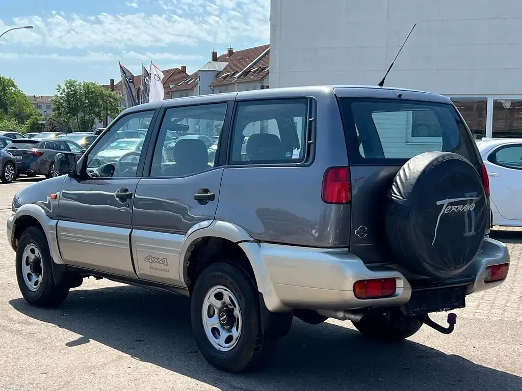 Gebraucht Nissan Terrano 125 PS (91 kW) 1997 Grau SUV