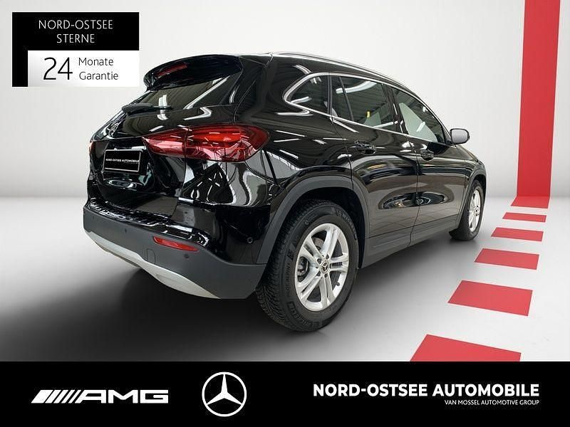 Gebraucht Mercedes GLA200 163 PS (119 kW) 2024 Unilack nachtschwarz SUV
